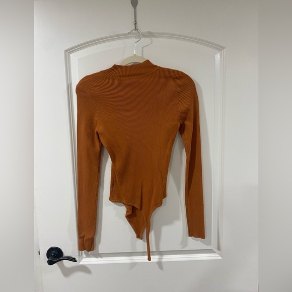 Fashion Nova Bodysuit L Orange Asymmetrical Long Sleeve Snap Button Front - Picture 3 of 5